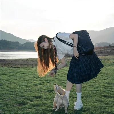 陀螺女孩海报
